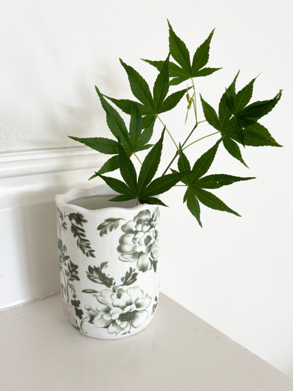 OPULENT COLLECTION Floral Ceramic Tumbler Vase Pencil Holder Green Leaf Design